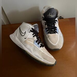 Kyrie Infinity ‘White Light Marine’